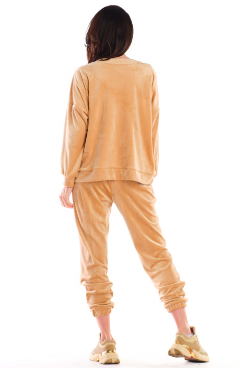 Bluza damska oversize welurowa dresowa ze ściągaczem beżowa A410 Bluza damska oversize welurowa dresowa ze ściągaczem beżowa A410