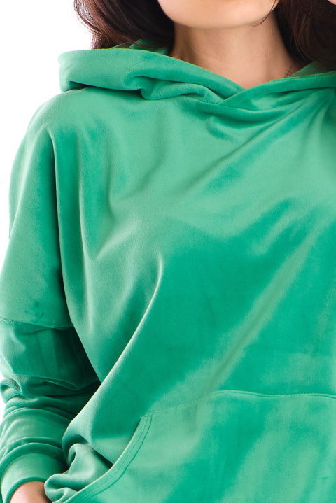 Bluza damska welurowa luźna z kapturem i kieszenią zielona A420 Bluza damska welurowa luźna z kapturem i kieszenią zielona A420