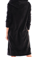 Sukienka midi welurowa z kapturem i długim rękawem czarna A414