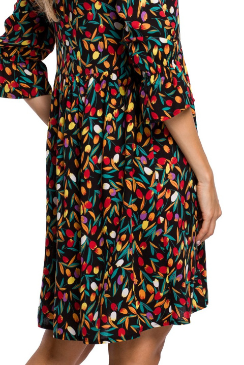 Letnia sukienka midi z wiskozy w kwiaty z krótkim rękawem m6 r.XXL me521 Letnia sukienka midi z wiskozy w kwiaty z krótkim rękawem m6 r.XXL me521