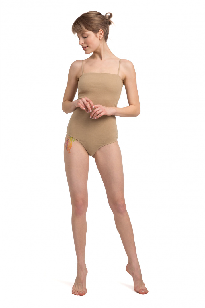 Body damskie na cienkich ramiączkach dzianinowe cappuccino LA063 Body damskie na cienkich ramiączkach dzianinowe cappuccino LA063