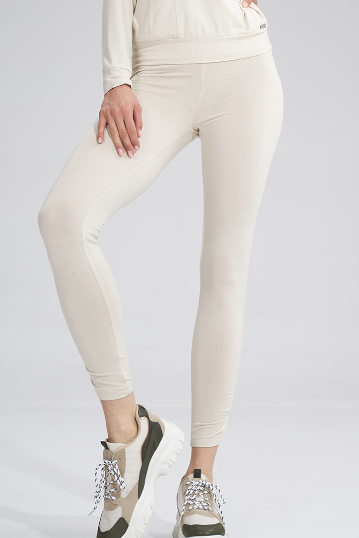 Legginsy damskie z wiskozy z gumą w pasie ecru M773 Legginsy damskie z wiskozy z gumą w pasie ecru M773
