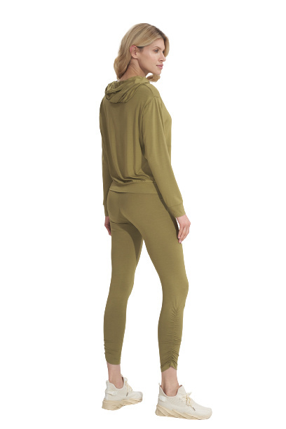 Legginsy damskie z wiskozy z gumą w pasie oliwkowe jasne M773 Legginsy damskie z wiskozy z gumą w pasie oliwkowe jasne M773