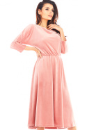 Sukienka welurowa midi lekko rozkloszowana rękaw 3/4 różowa A407