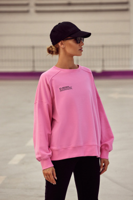 Bluza damska dzianinowa oversize dresowa z nadrukiem różowa me613