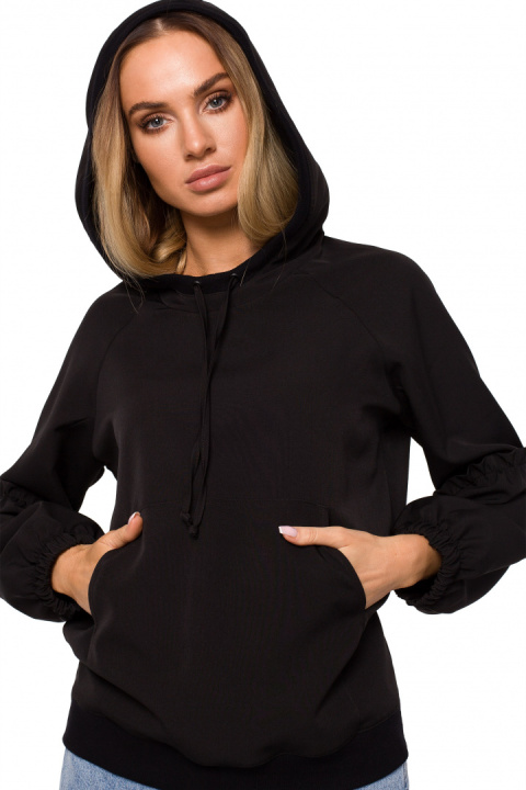 Bluza damska kangurka z kapturem falbanki na rękawach czarna me609 Bluza damska kangurka z kapturem falbanki na rękawach czarna me609