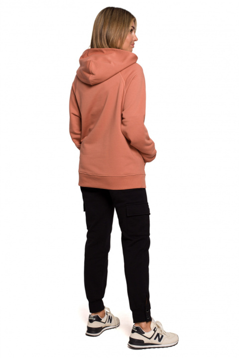 Bluza damska kangurka dresowa z kapturem i ściągaczem ceglasta B198 Bluza damska kangurka dresowa z kapturem i ściągaczem ceglasta B198