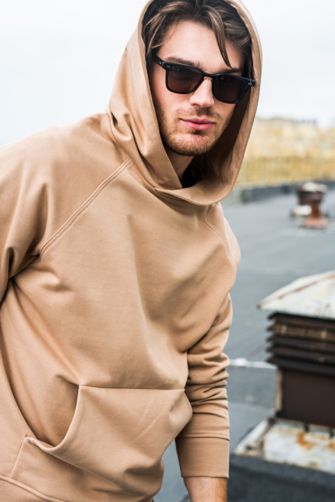 Bluza damska kangurka dresowa z kapturem i ściągaczem orzechowa B198 Bluza damska kangurka dresowa z kapturem i ściągaczem orzechowa B198