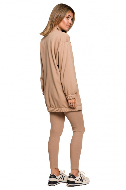 Bluza damska oversize długa z gumką i kieszenią orzechowa B202 Bluza damska oversize długa z gumką i kieszenią orzechowa B202