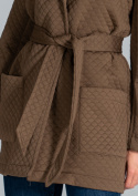 Płaszcz damski krótki pikowany bez zapięcia wiązany brązowy M814
