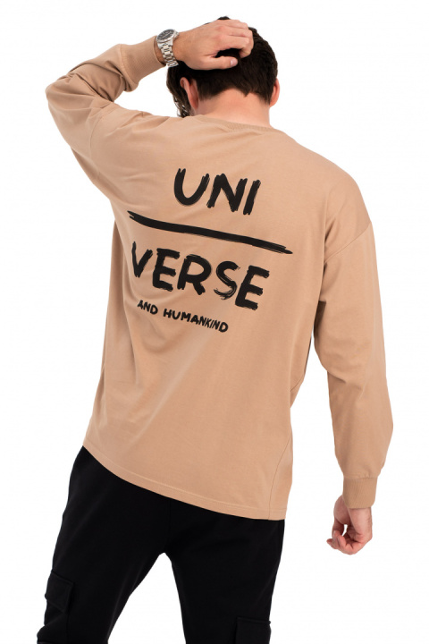 Bluzka damska longsleeve oversize z nadrukiem orzechowa B212 Bluzka damska longsleeve oversize z nadrukiem orzechowa B212