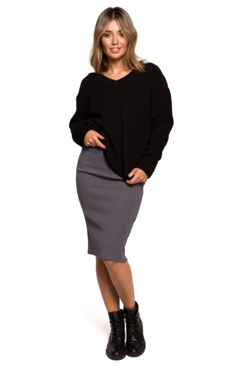 Sweter damski oversize klasyczny do bioder dekolt V czarny BK075 Sweter damski oversize klasyczny do bioder dekolt V czarny BK075