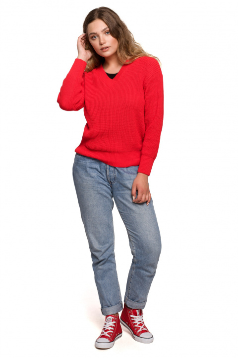 Sweter damski oversize klasyczny do bioder dekolt V czerwony BK075 Sweter damski oversize klasyczny do bioder dekolt V czerwony BK075