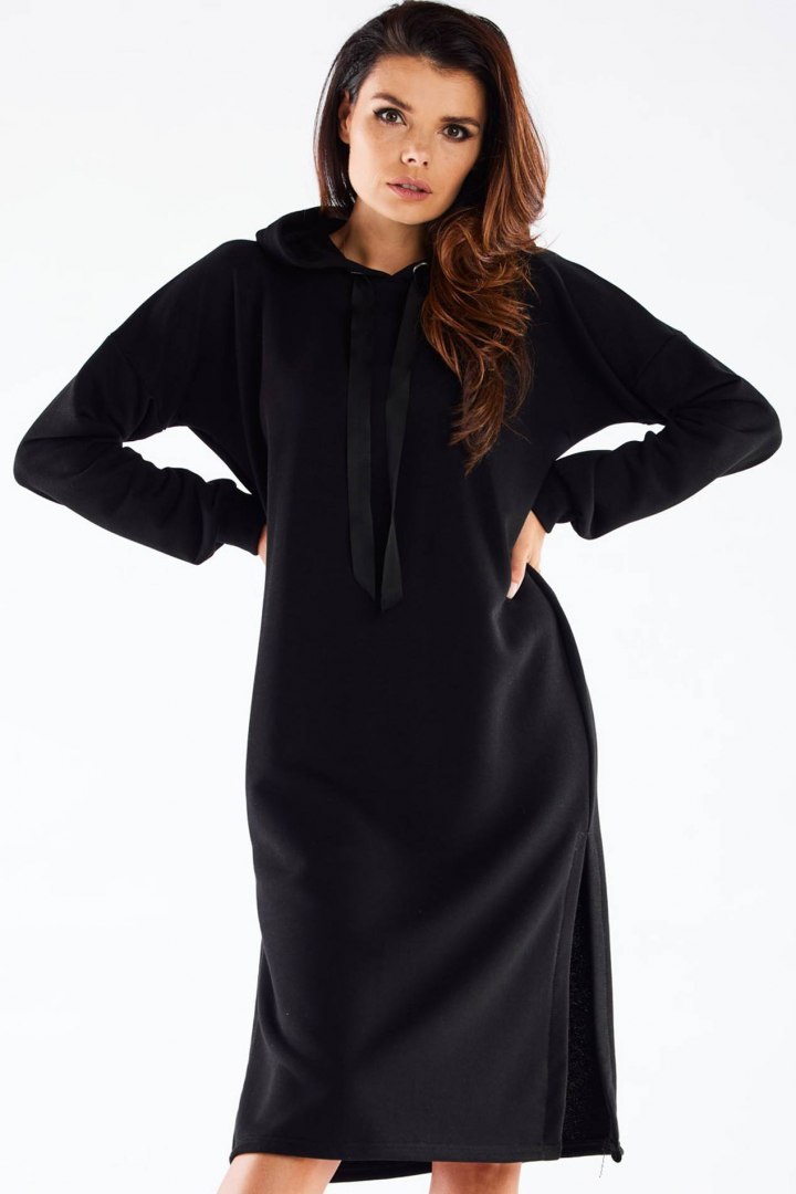 Sukienka midi oversize dresowa z kapturem długi rękaw czarna M269 Sukienka midi oversize dresowa z kapturem długi rękaw czarna M269