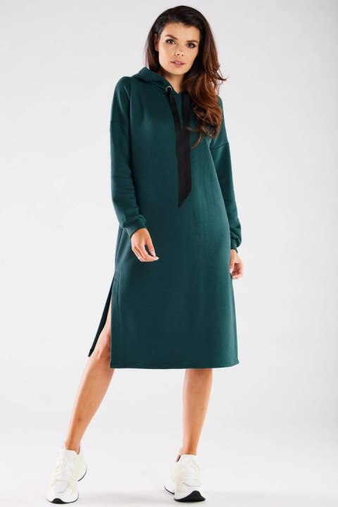 Sukienka midi oversize dresowa z kapturem długi rękaw zielona M269 Sukienka midi oversize dresowa z kapturem długi rękaw zielona M269