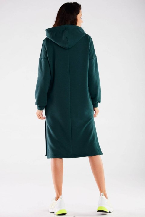 Sukienka midi oversize dresowa z kapturem długi rękaw zielona M269 Sukienka midi oversize dresowa z kapturem długi rękaw zielona M269