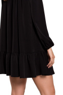 Sukienka mini oversize z falbaną dekolt V długi rękaw czarna K120