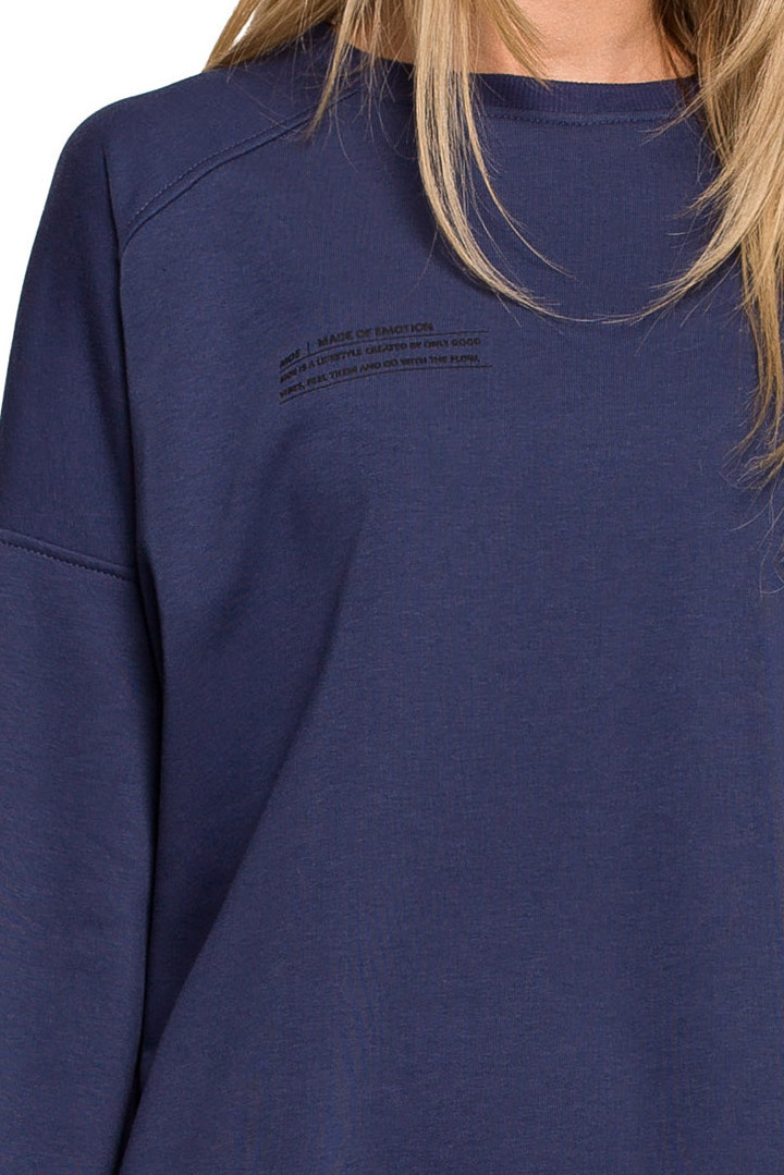 Bluza damska dzianinowa oversize dresowa z nadrukiem niebieska me613 Bluza damska dzianinowa oversize dresowa z nadrukiem niebieska me613