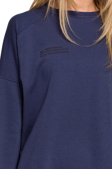 Bluza damska dzianinowa oversize dresowa z nadrukiem niebieska me613 Bluza damska dzianinowa oversize dresowa z nadrukiem niebieska me613