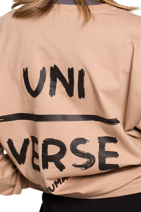 Bluzka damska longsleeve oversize z nadrukiem orzechowa B212 Bluzka damska longsleeve oversize z nadrukiem orzechowa B212