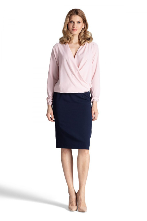 Elegancka bluzka damska z gumką i kopertowym dekoltem V różowa L M659 Elegancka bluzka damska z gumką i kopertowym dekoltem V różowa L M659