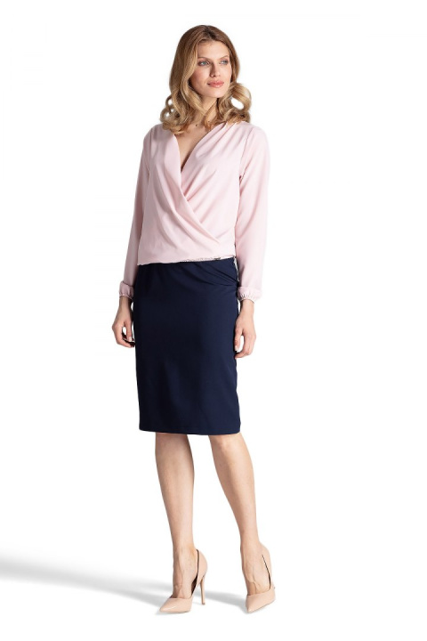 Elegancka bluzka damska z gumką i kopertowym dekoltem V różowa L M659 Elegancka bluzka damska z gumką i kopertowym dekoltem V różowa L M659