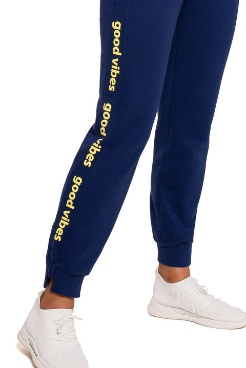 Spodnie damskie joggery dresowe dzianinowe z gumką atramentowe me621 Spodnie damskie joggery dresowe dzianinowe z gumką atramentowe me621