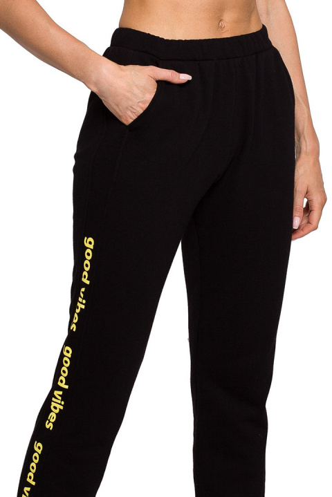 Spodnie damskie joggery dresowe dzianinowe z gumką czarne me621 Spodnie damskie joggery dresowe dzianinowe z gumką czarne me621