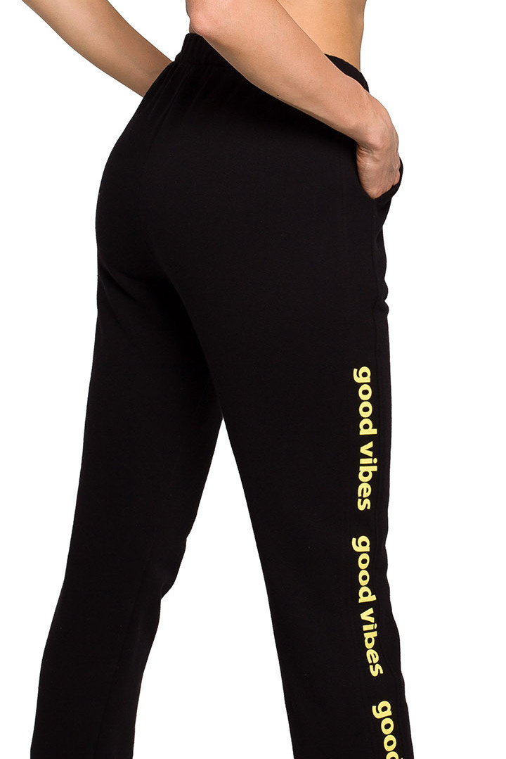 Spodnie damskie joggery dresowe dzianinowe z gumką czarne me621