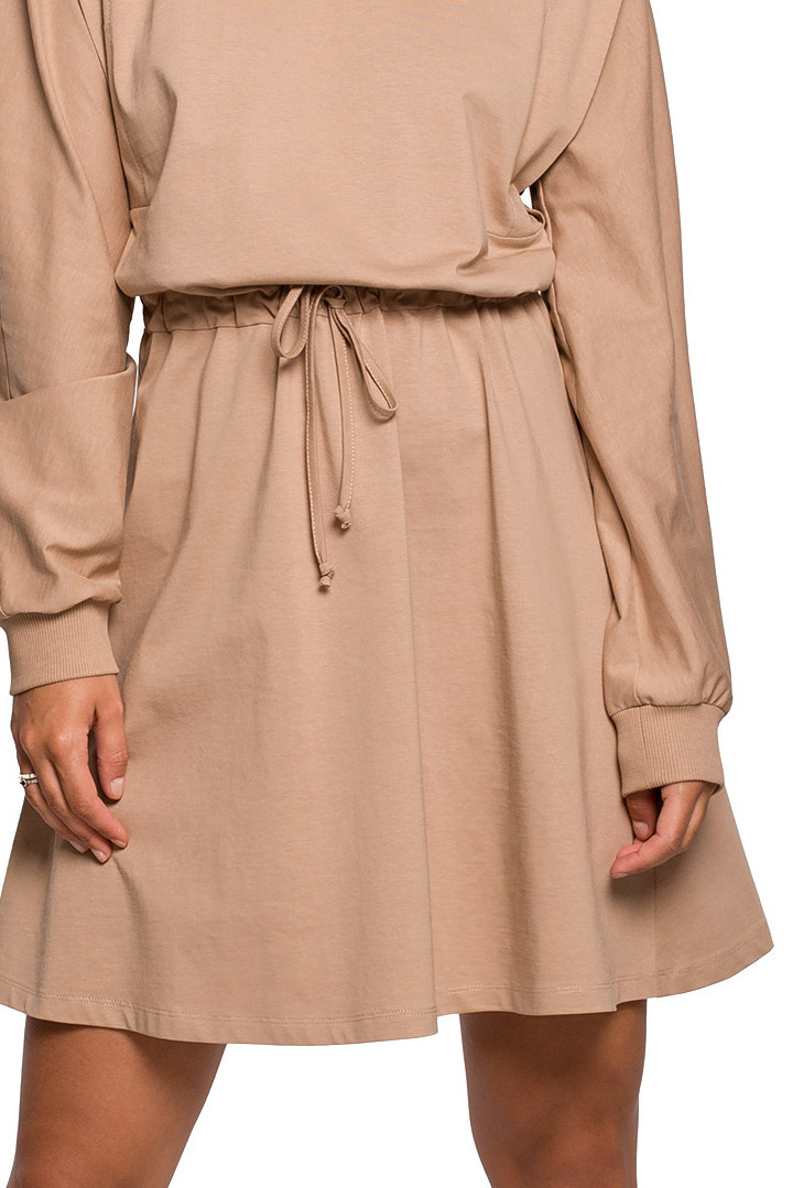 Sukienka rozkloszowana midi wiązana z długim rękawem orzechowa B208