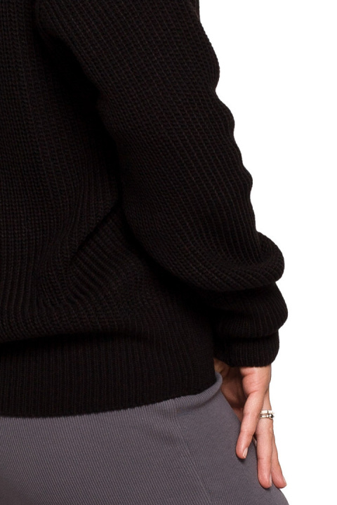 Sweter damski oversize klasyczny do bioder dekolt V czarny BK075 Sweter damski oversize klasyczny do bioder dekolt V czarny BK075