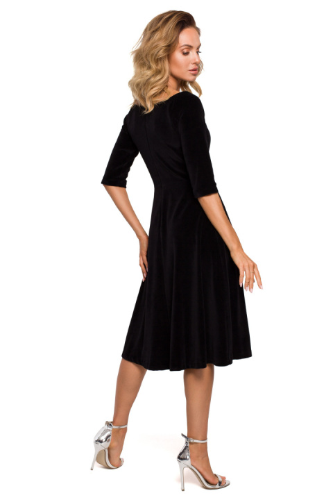 Elegancka sukienka midi rozkloszowana welurowa dekolt V czarna me645 Elegancka sukienka midi rozkloszowana welurowa dekolt V czarna me645