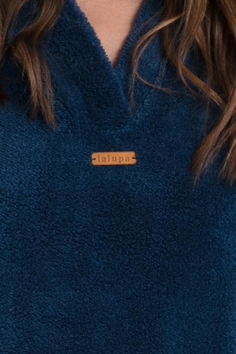 Bluza damska długa pluszowa oversize z kapturem granatowa LA081 Bluza damska długa pluszowa oversize z kapturem granatowa LA081