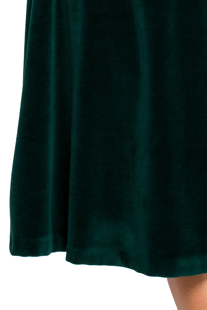Elegancka sukienka midi rozkloszowana welurowa dekolt V zielona me645 Elegancka sukienka midi rozkloszowana welurowa dekolt V zielona me645