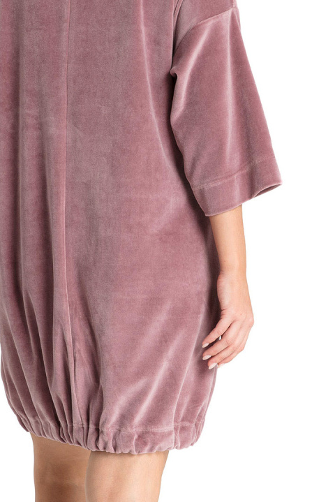 Tunika welurowa oversize wiązana na dole krótki rękaw brudny róż LA083 Tunika welurowa oversize wiązana na dole krótki rękaw brudny róż LA083