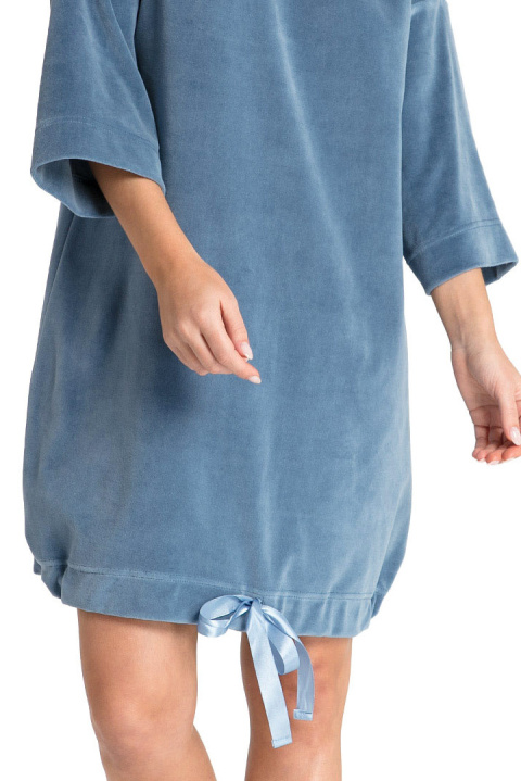 Tunika welurowa oversize wiązana na dole krótki rękaw niebieska LA083 Tunika welurowa oversize wiązana na dole krótki rękaw niebieska LA083