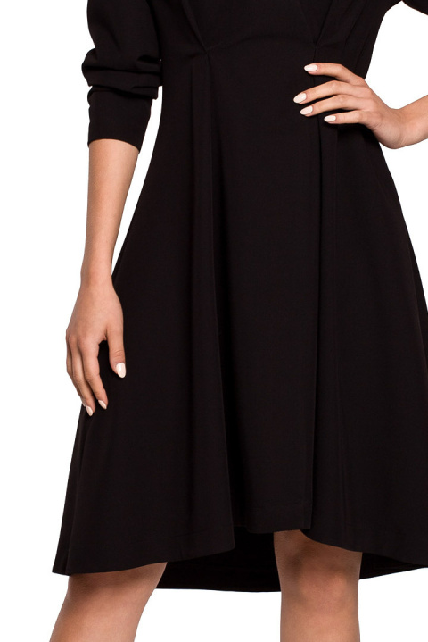 Elegancka sukienka midi rozkloszowana na zakładkę czarna S280 Elegancka sukienka midi rozkloszowana na zakładkę czarna S280