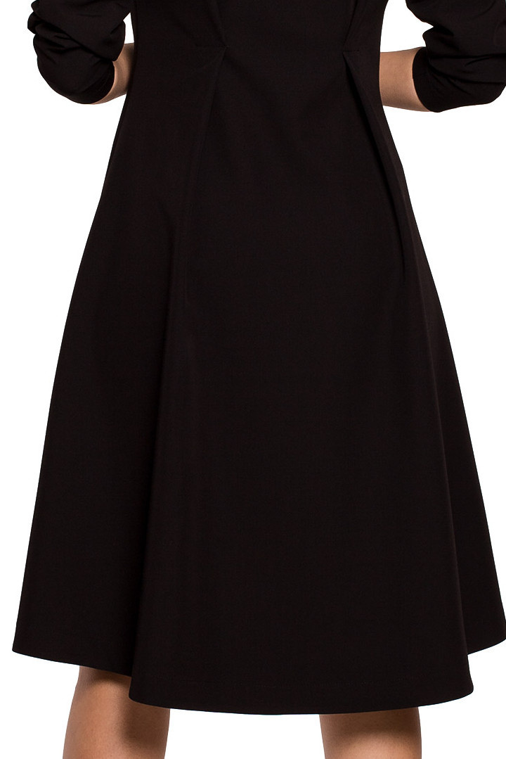 Elegancka sukienka midi rozkloszowana na zakładkę czarna S280 Elegancka sukienka midi rozkloszowana na zakładkę czarna S280