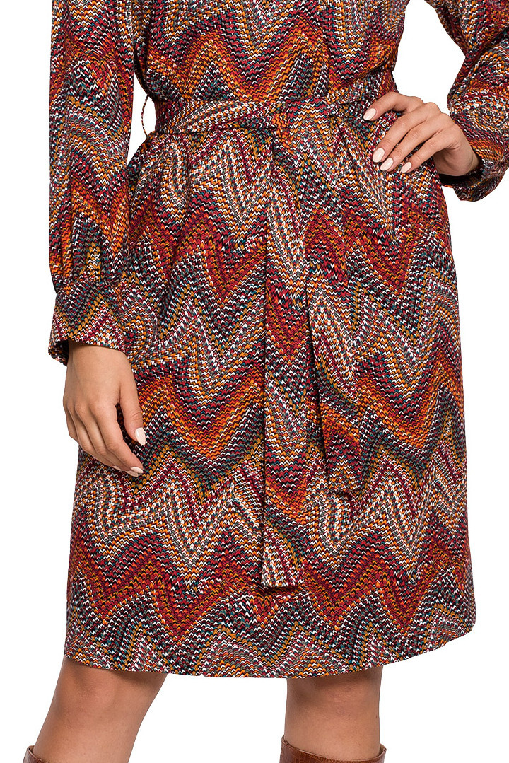 Sukienka midi z wiskozy w azteckie wzory dekolt V długi rękaw m1 S287