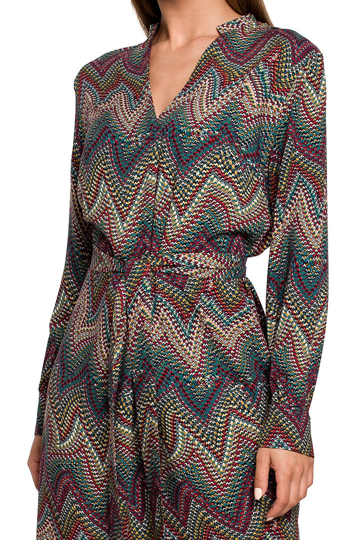 Sukienka midi z wiskozy w azteckie wzory dekolt V długi rękaw m2 S287