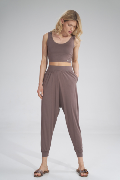 Top damski krótki crop z wiskozy bez rękawów brązowy M795 Top damski krótki crop z wiskozy bez rękawów brązowy M795