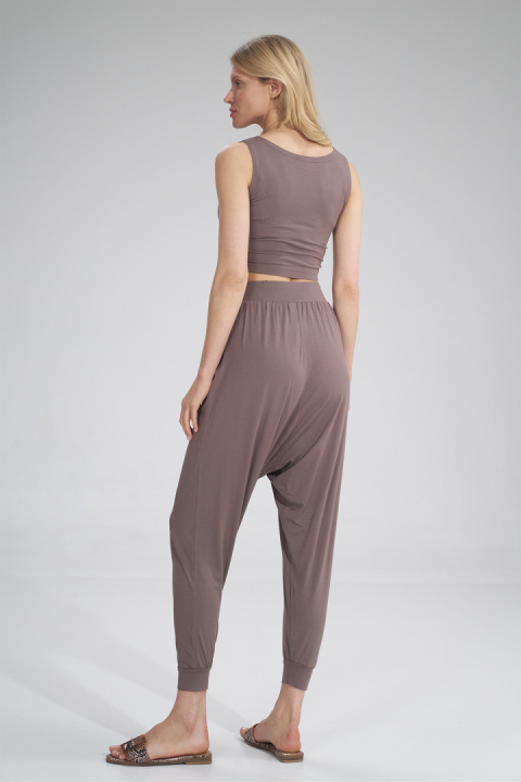 Top damski krótki crop z wiskozy bez rękawów brązowy M795 Top damski krótki crop z wiskozy bez rękawów brązowy M795