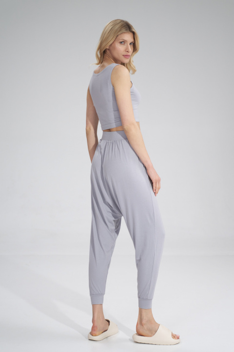 Top damski krótki crop z wiskozy bez rękawów jasny szary M795 Top damski krótki crop z wiskozy bez rękawów jasny szary M795