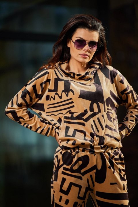 Bluza damska kangurka welurowa z kapturem dresowa wzór beżowa A473 Bluza damska kangurka welurowa z kapturem dresowa wzór beżowa A473