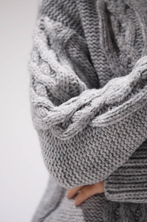 Sweter damski z golfem zimowy ciepły wzór warkocz szary A479 Sweter damski z golfem zimowy ciepły wzór warkocz szary A479