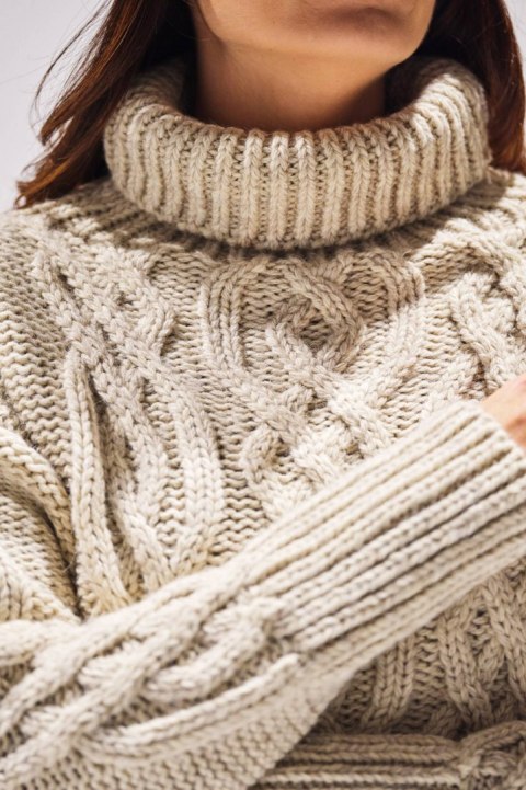 Sweter damski z golfem zimowy ciepły wzór warkocz beżowy A479 Sweter damski z golfem zimowy ciepły wzór warkocz beżowy A479