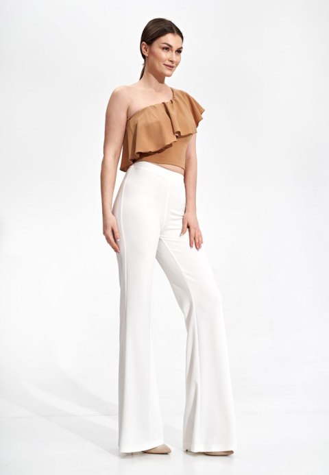Bluzka damska crop top z falbaną na jedno ramię beżowa M875 Bluzka damska crop top z falbaną na jedno ramię beżowa M875
