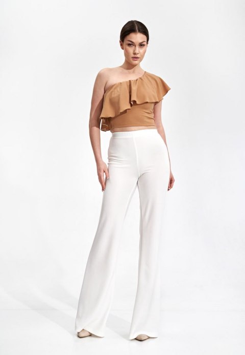 Bluzka damska crop top z falbaną na jedno ramię beżowa M875 Bluzka damska crop top z falbaną na jedno ramię beżowa M875
