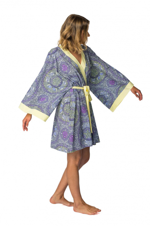 Kimono damskie szlafrok z kolorowym nadrukiem i wiązaniem m1 LA107 Kimono damskie szlafrok z kolorowym nadrukiem i wiązaniem m1 LA107