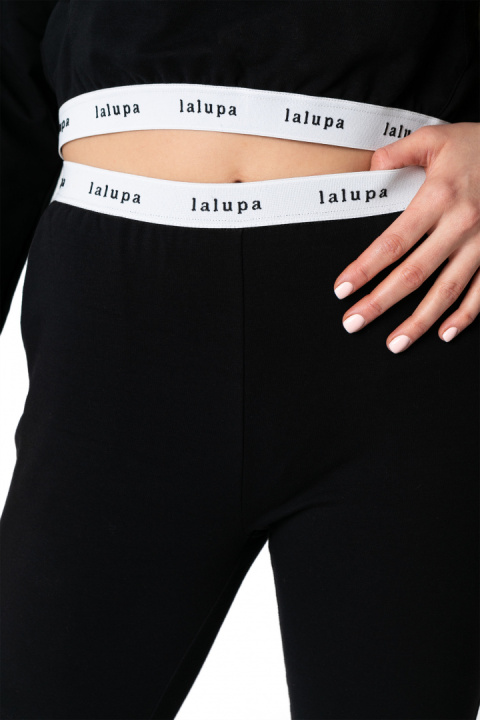 Spodnie damskie dresowe joggery z gumką w pasie czarne LA102 Spodnie damskie dresowe joggery z gumką w pasie czarne LA102